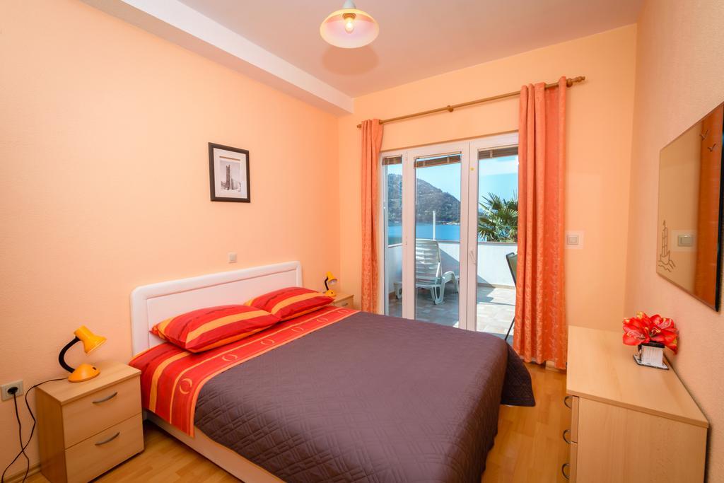 Apartments Galeb Blace Eksteriør billede