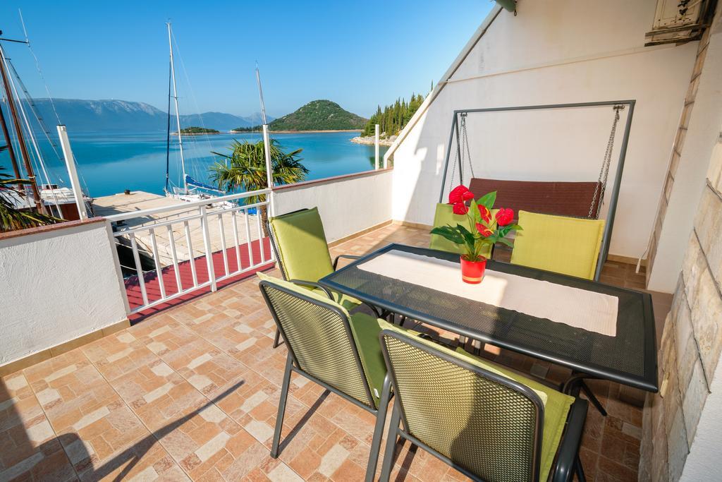 Apartments Galeb Blace Eksteriør billede