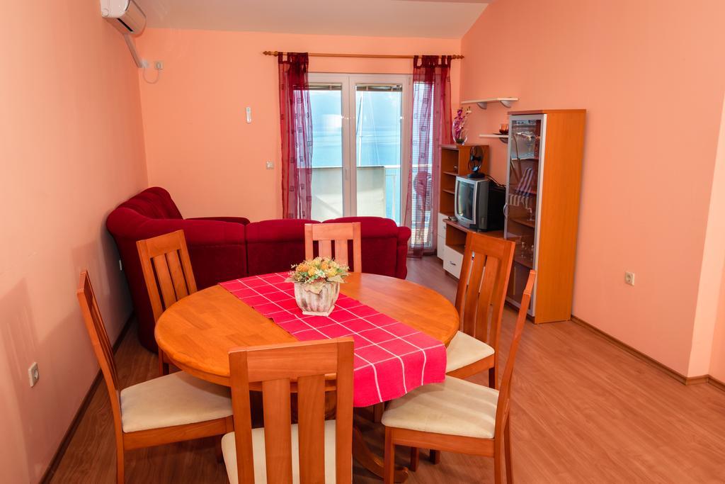 Apartments Galeb Blace Eksteriør billede