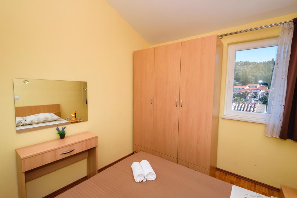 Apartments Galeb Blace Eksteriør billede