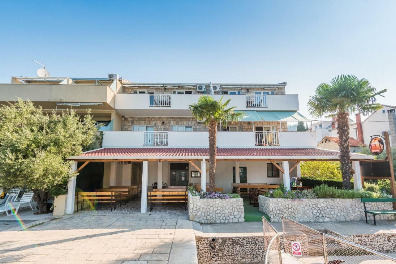 Apartments Galeb Blace Eksteriør billede
